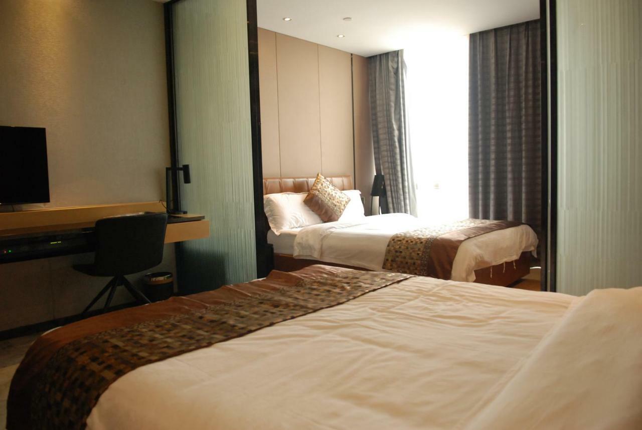 Aoyou International Apartment Hotel A Mall Brunch Гуанчжоу Екстер'єр фото